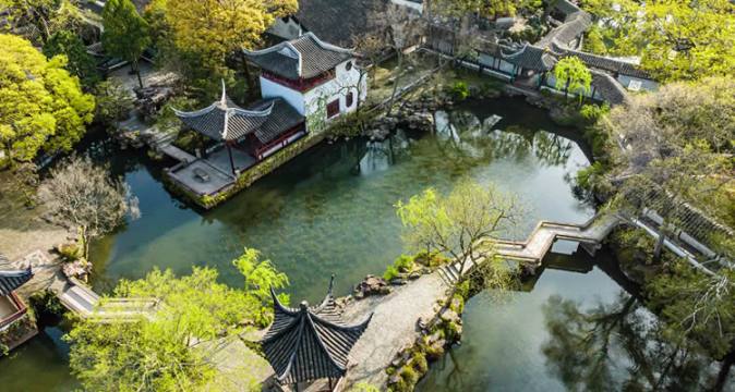 苏州年轻人逛吃陪玩导游 · 本地土著带你穿巷子找美食 · 园林/平江路/双塔市集/金鸡湖 · 全程陪同讲解