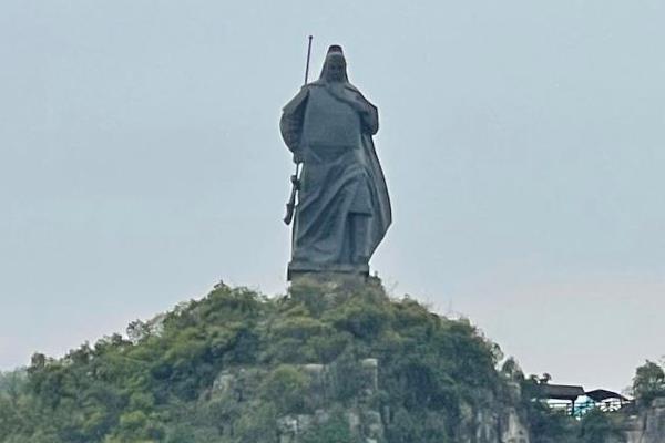 8月襄阳南漳春秋寨景区恢复营业