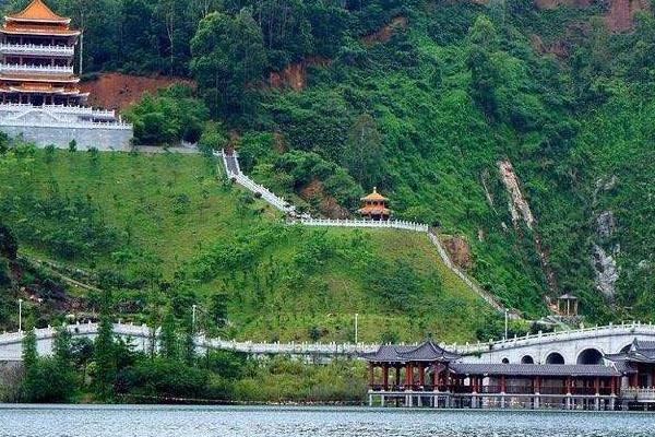 张家界到三亚旅游指南_行程表_景点推荐