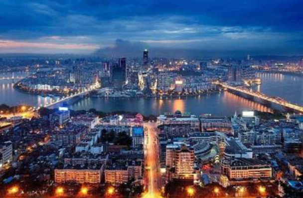 柳州螺蛳粉哪家最正宗 柳州旅游攻略必玩的景点