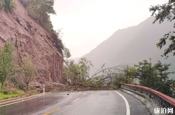 5月云南迪庆暴雨塌方路段及交通管制