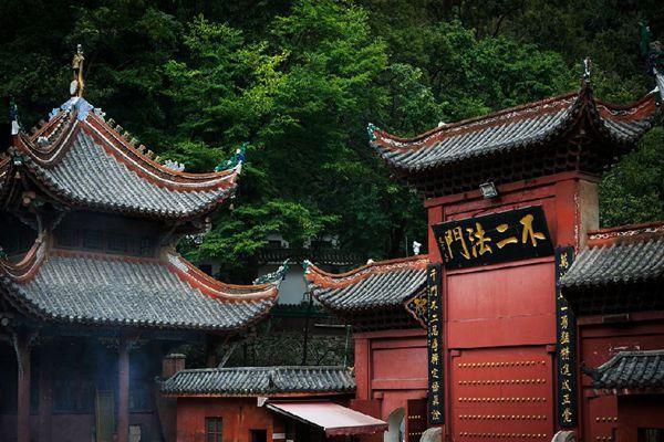 重庆到贵阳旅游攻略三日游 重庆到贵阳自由旅游最佳路线